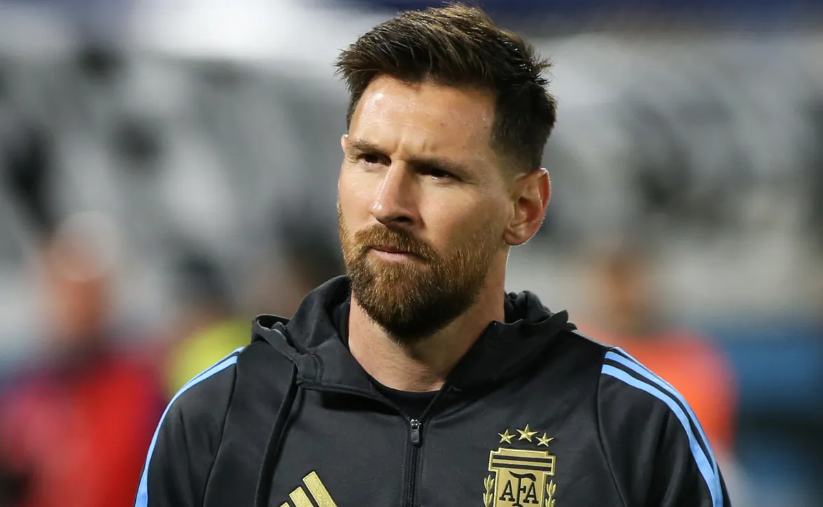 Messi's Injury Scare: Argentina's Finalissima Hopes in Doubt?
